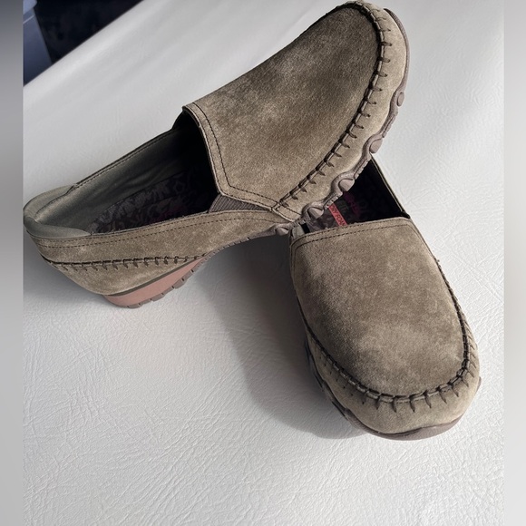 Skechers Relaxed Fit Air-Cooled Memory Foam Slip On Green sz 8.5 - Picture 1 of 8